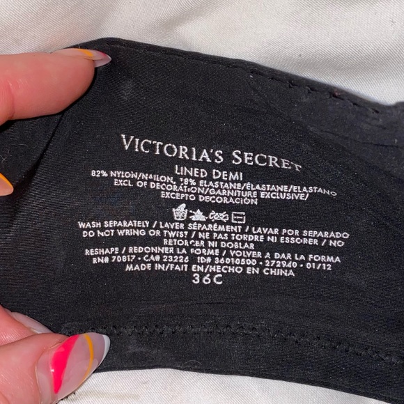 Victoria’s Secret Lined Demi bra - Picture 2 of 3